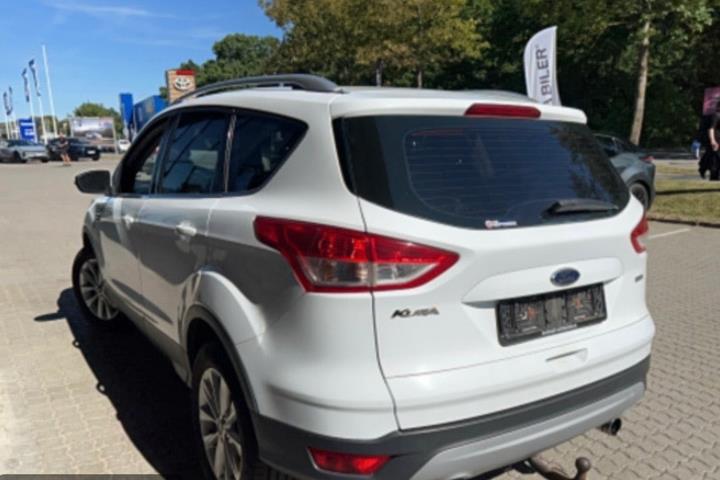 Hvid Ford Kuga fra 2015
