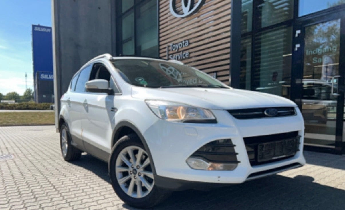 Hvid Ford Kuga fra 2015