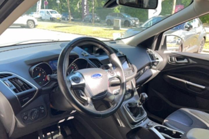 Hvid Ford Kuga fra 2015