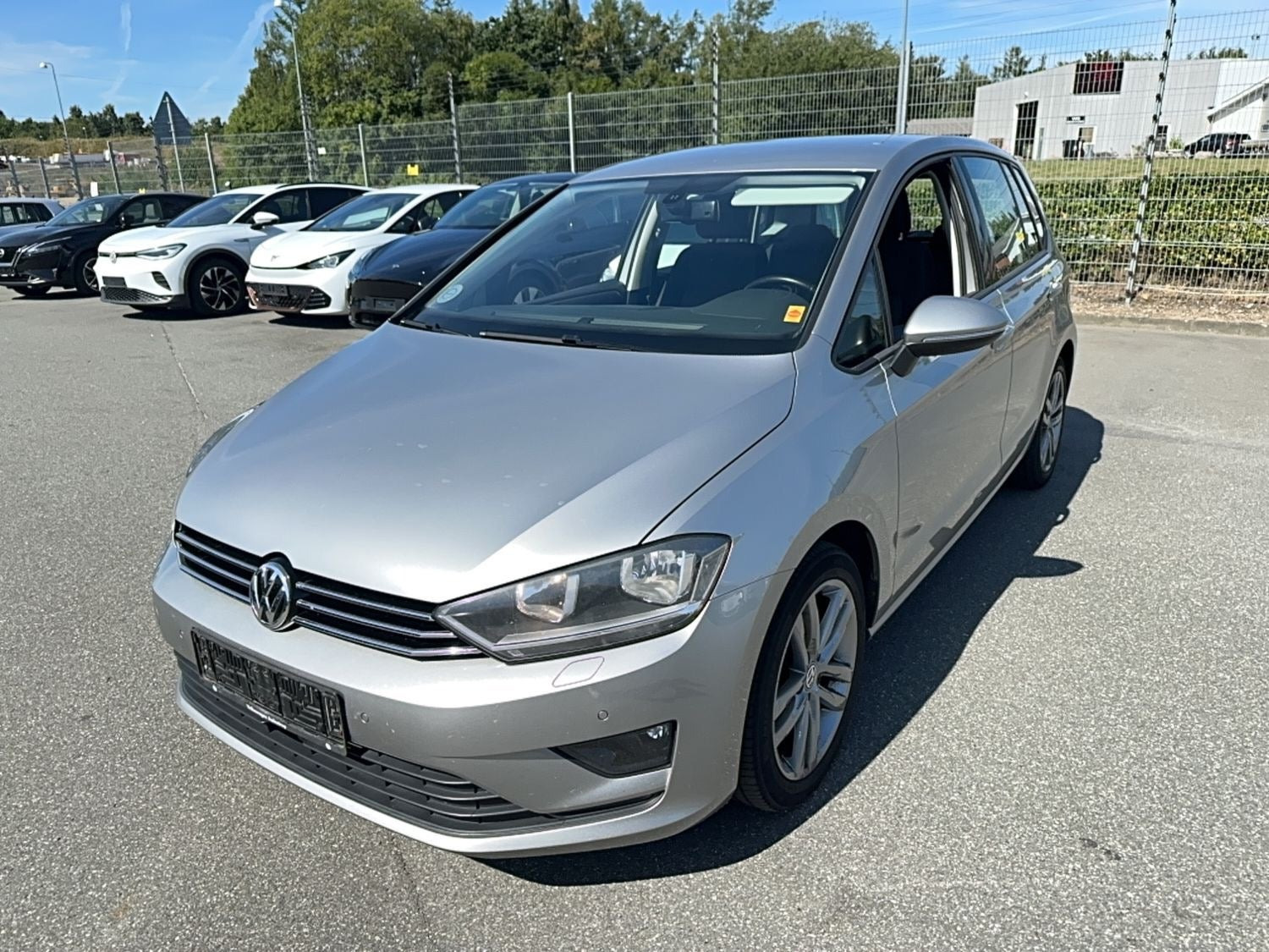 Grå VW Golf Sportsvan fra 2014