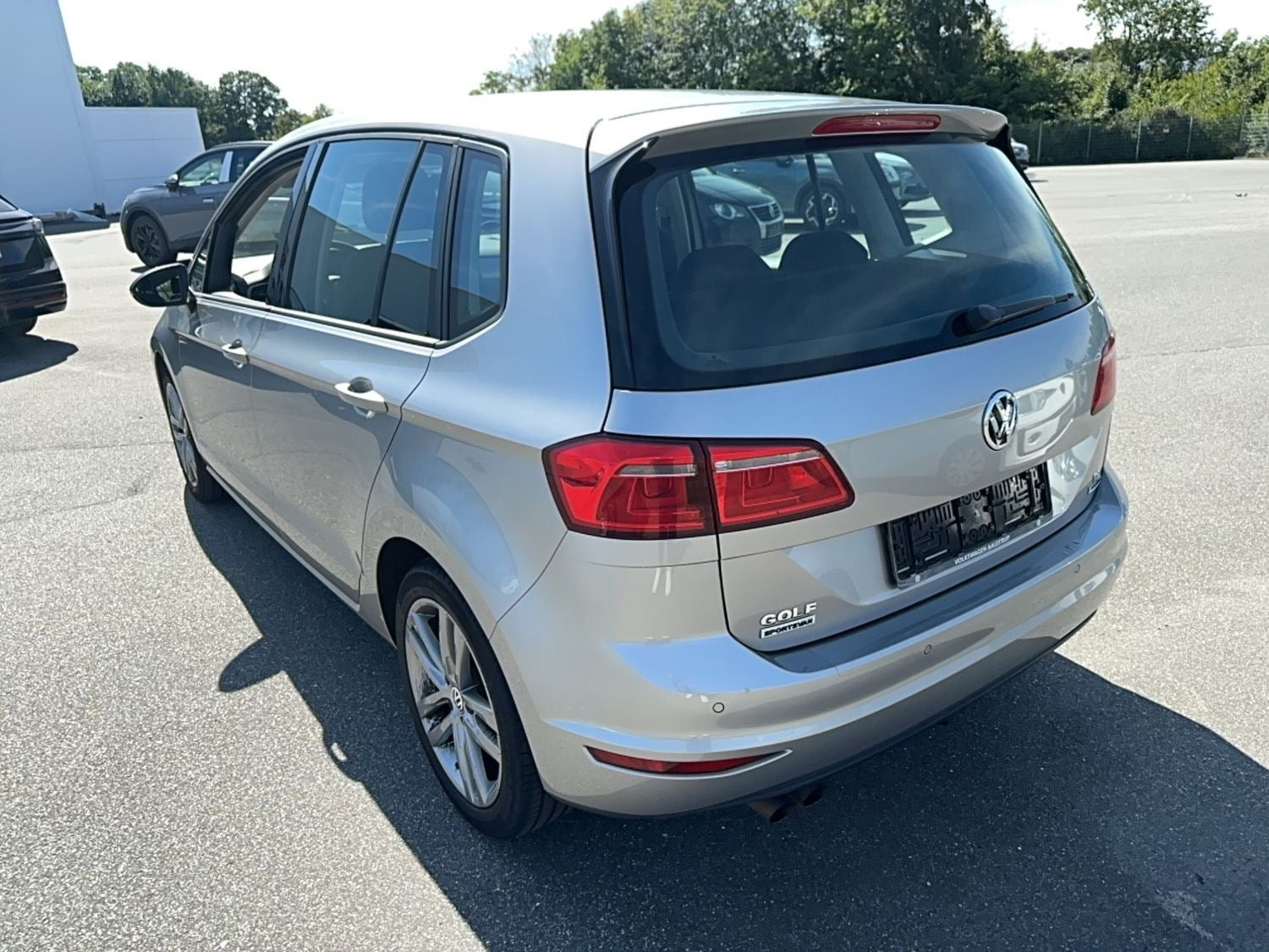 Grå VW Golf Sportsvan fra 2014