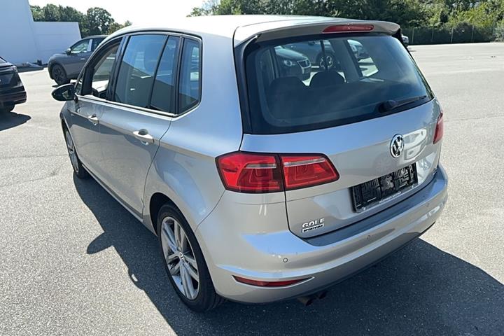 Grå VW Golf Sportsvan fra 2014