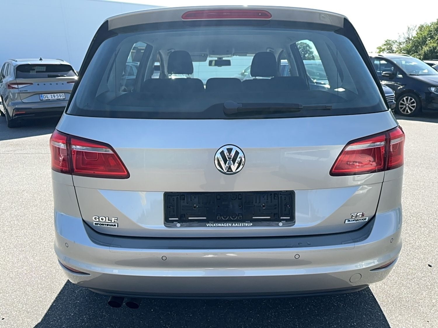 Grå VW Golf Sportsvan fra 2014