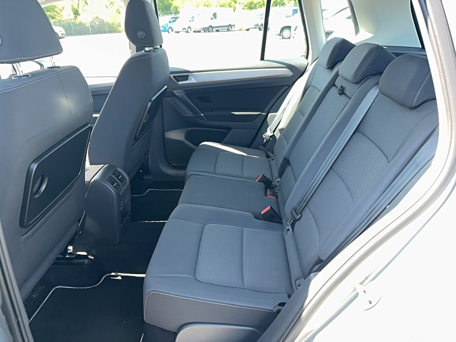 Grå VW Golf Sportsvan fra 2014