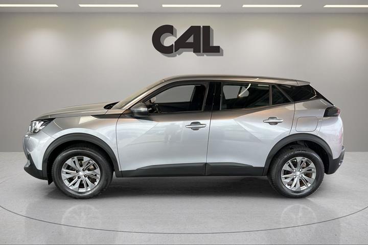 Sølv Peugeot 2008 fra 2022