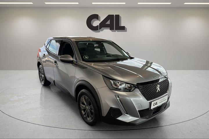 Sølv Peugeot 2008 fra 2022
