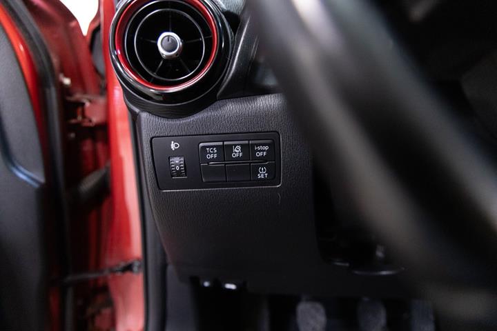 Rød Mazda CX-3 fra 2017