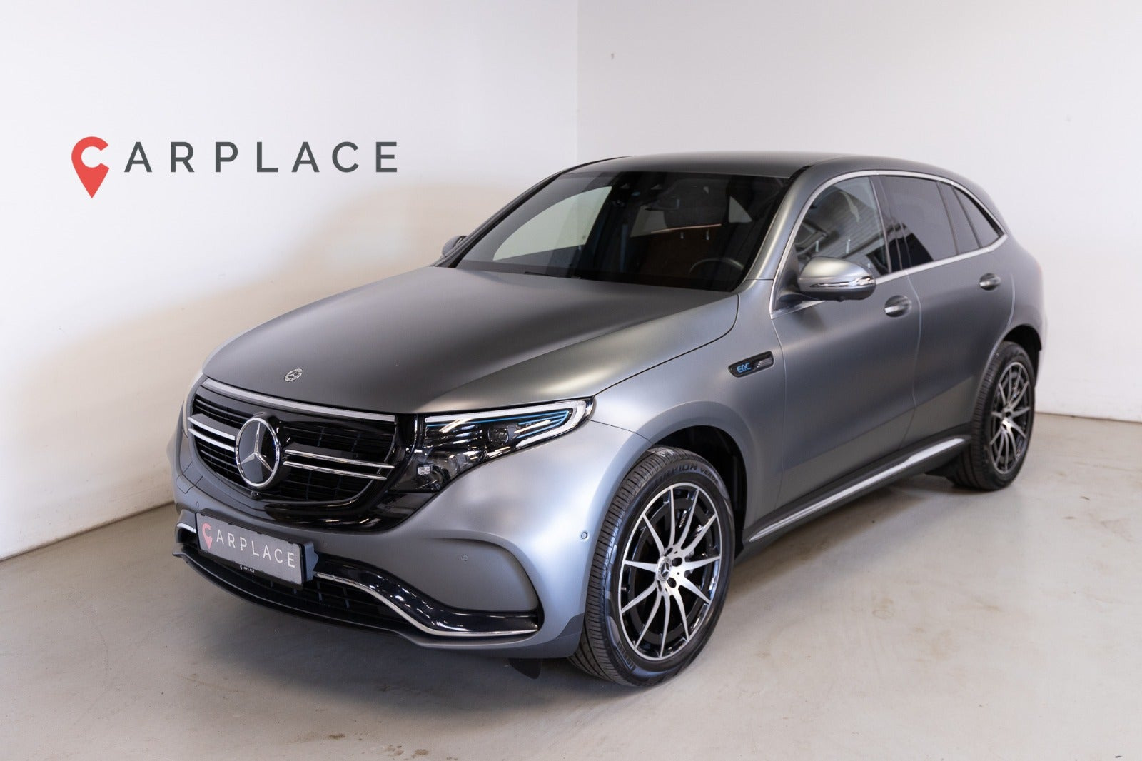 Grå Mercedes EQC400 fra 2022