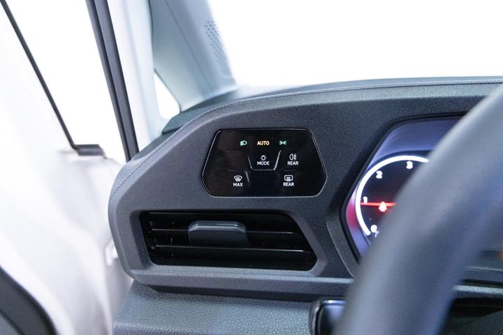 Hvid VW Caddy fra 2021