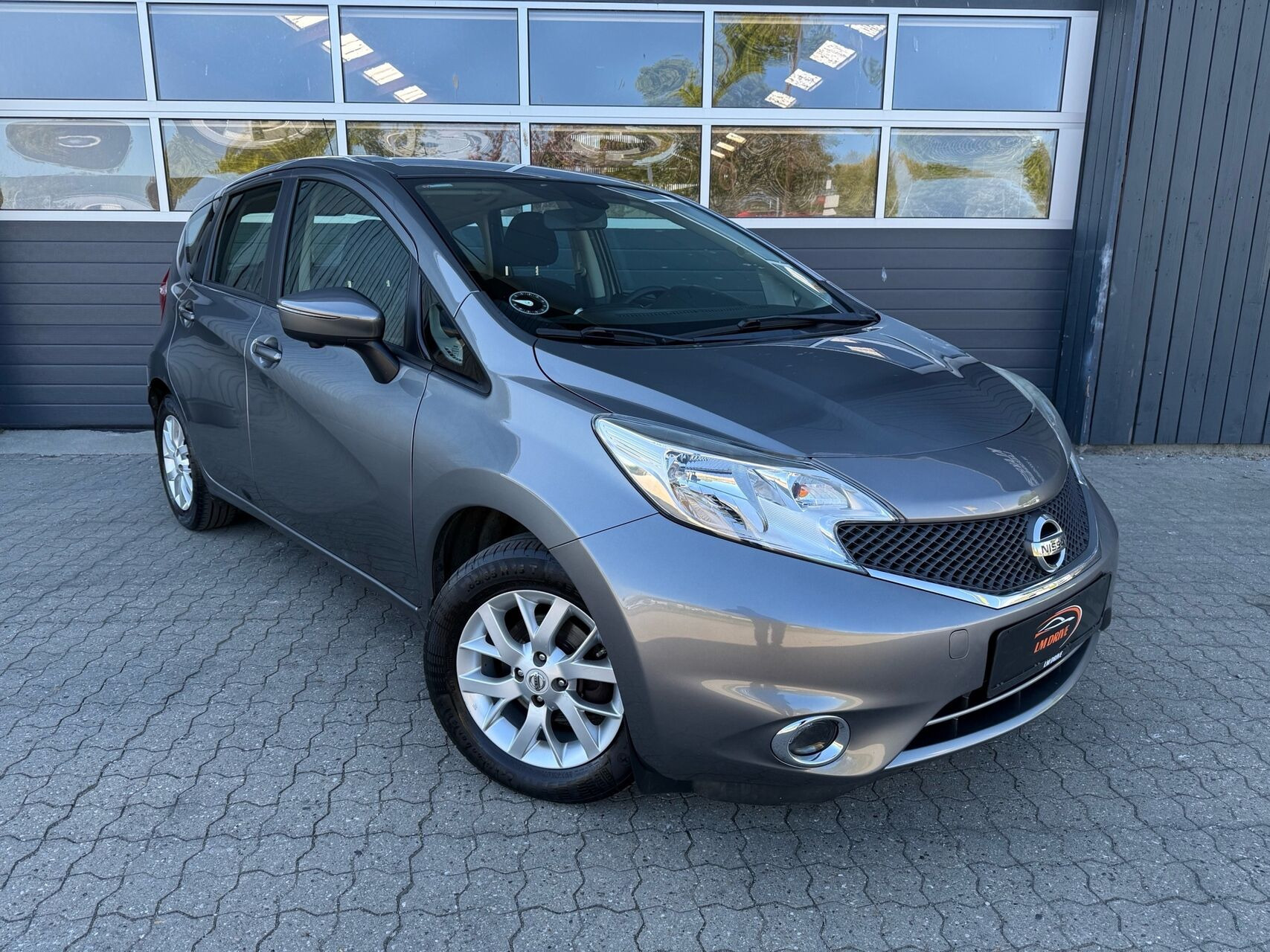 Grå Nissan Note fra 2014
