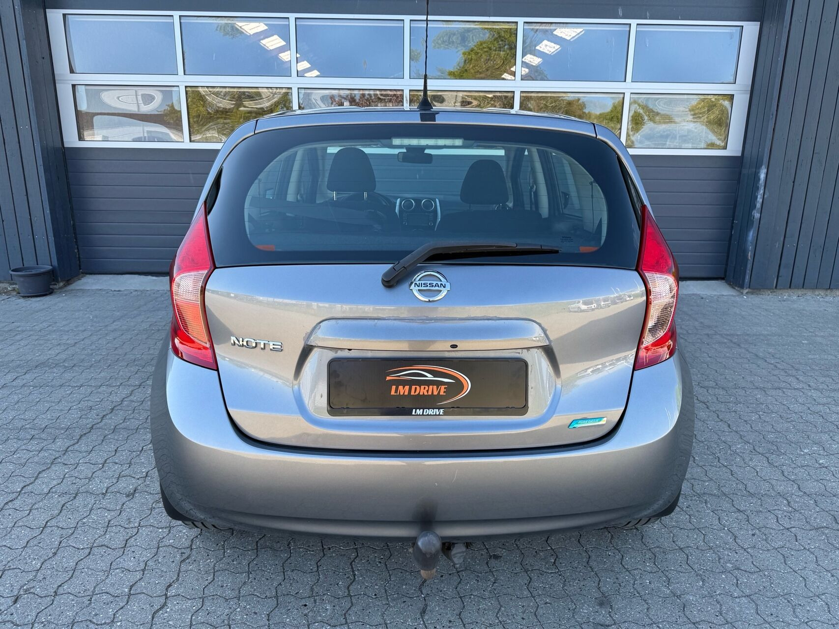 Grå Nissan Note fra 2014