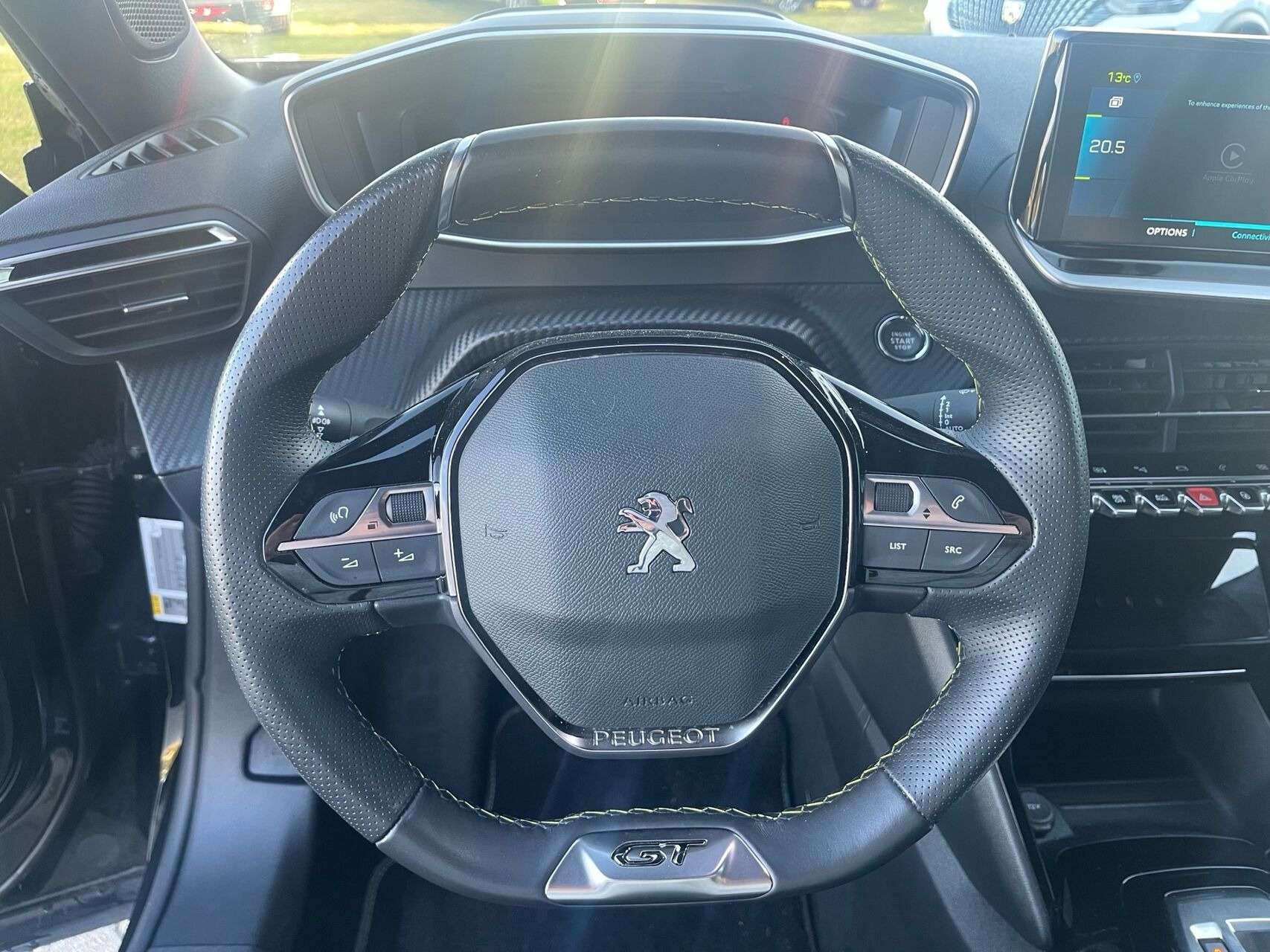 Sort Peugeot e-2008 fra 2022