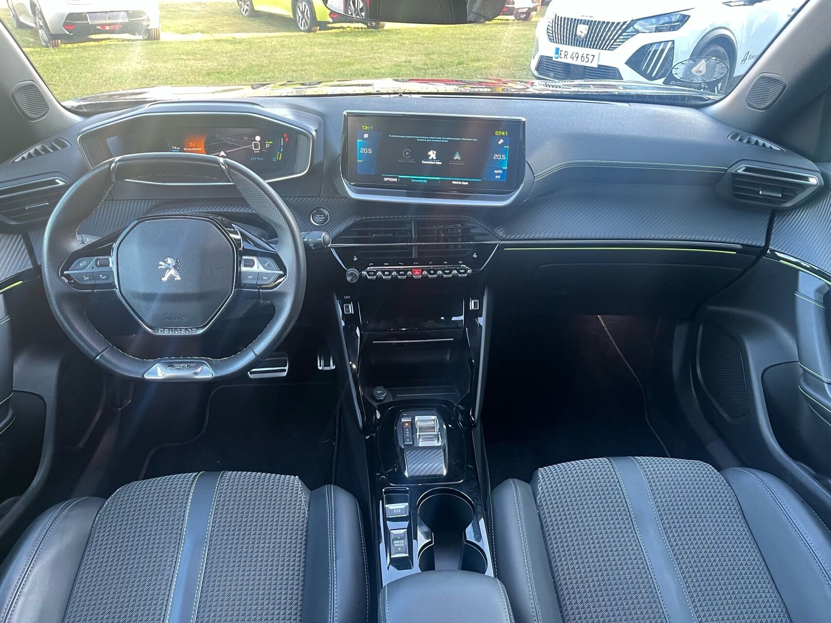 Sort Peugeot e-2008 fra 2022