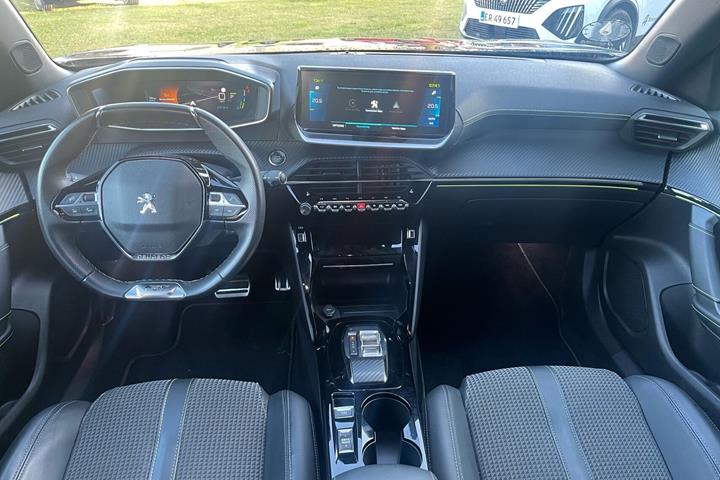 Sort Peugeot e-2008 fra 2022