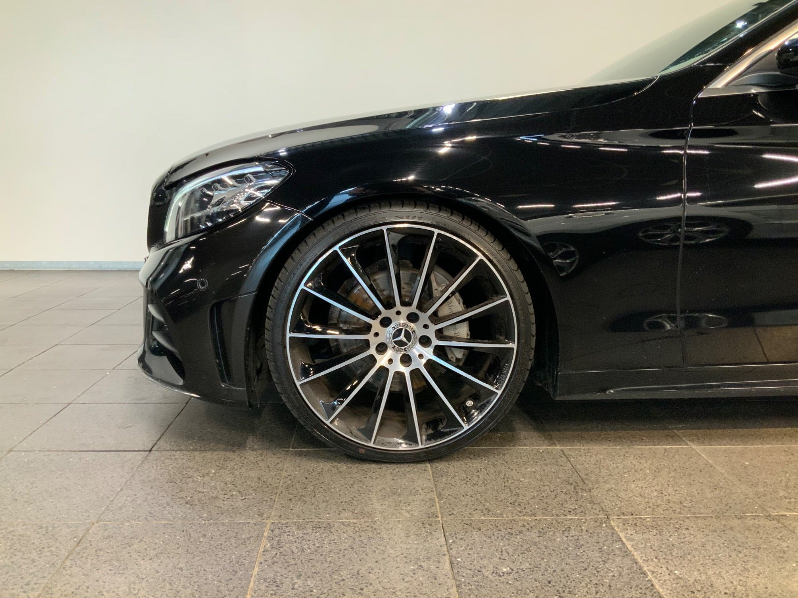 Sort Mercedes C200 fra 2019