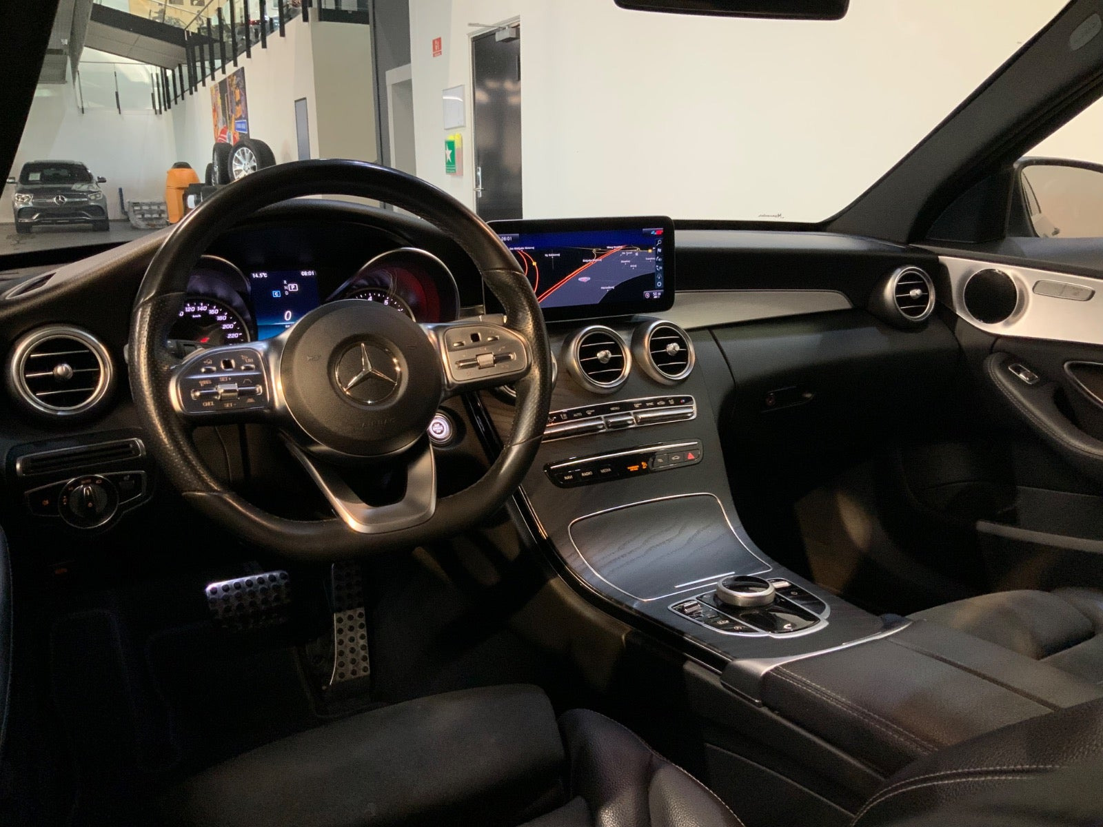 Sort Mercedes C200 fra 2019