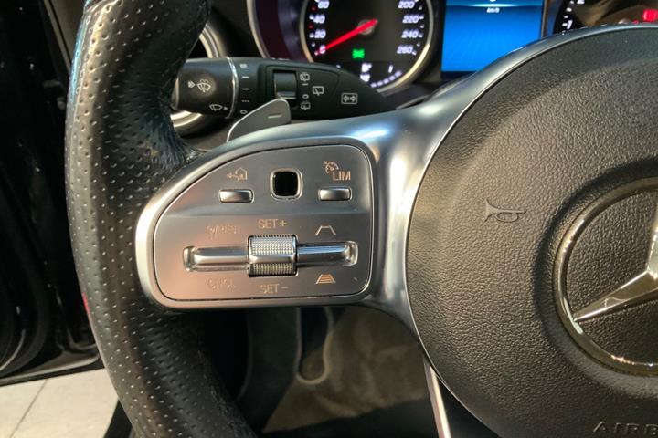 Sort Mercedes C200 fra 2019