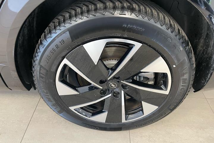 Sort Opel Grandland fra 2025