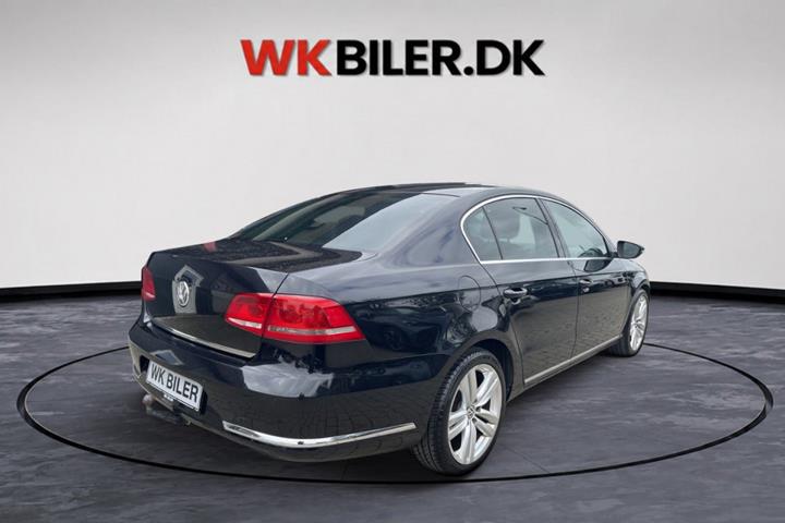 Sort VW Passat fra 2013