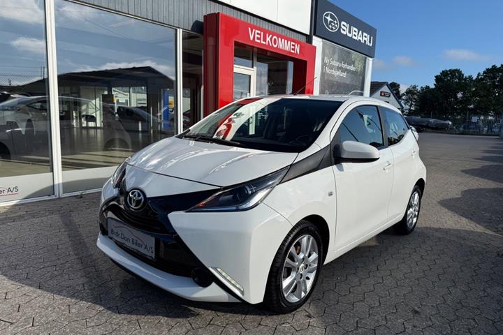 Hvid Toyota Aygo fra 2017