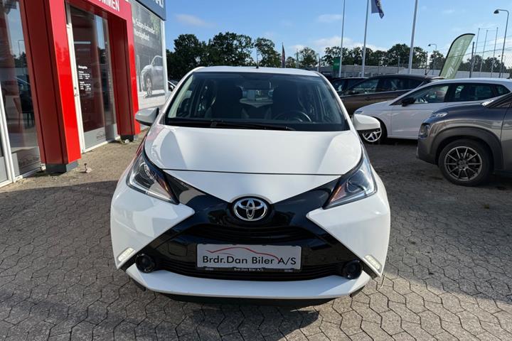 Hvid Toyota Aygo fra 2017