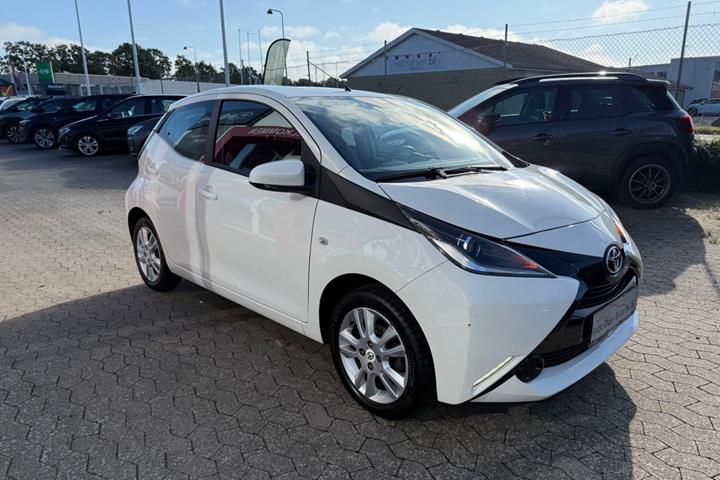 Hvid Toyota Aygo fra 2017