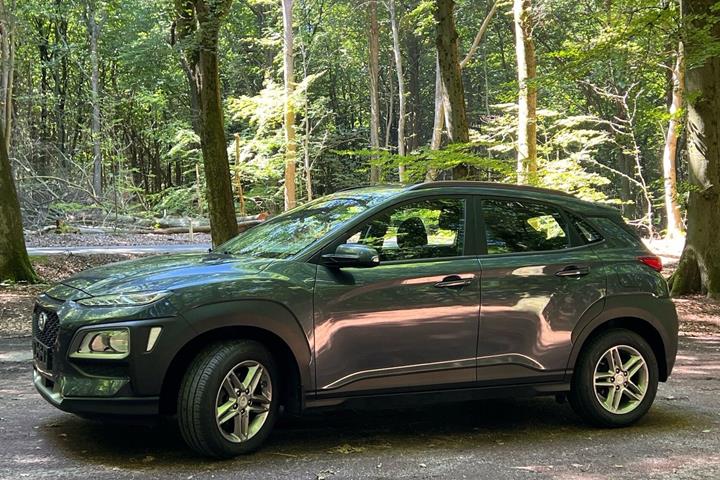 Grå Hyundai Kona fra 2018