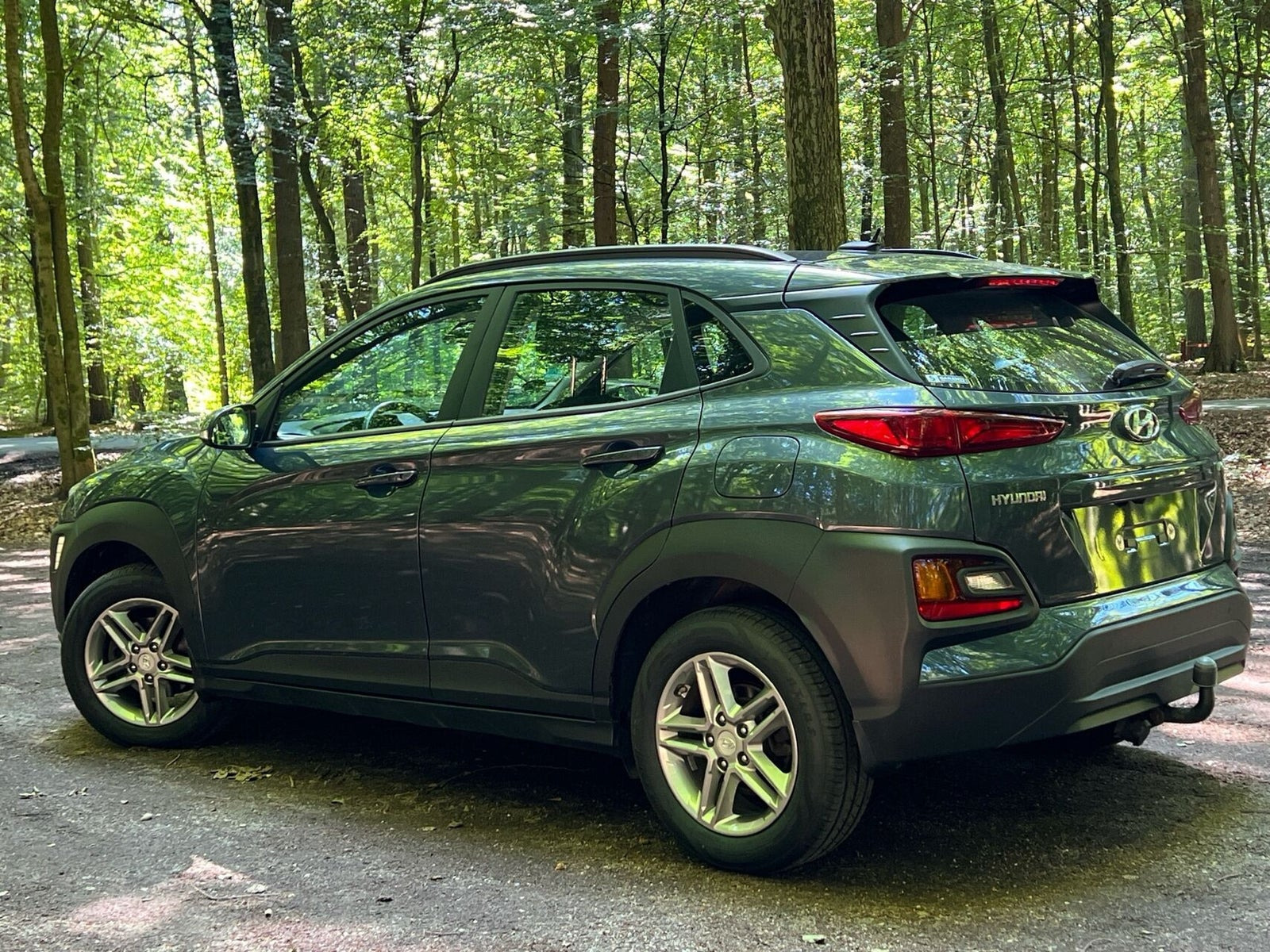 Grå Hyundai Kona fra 2018