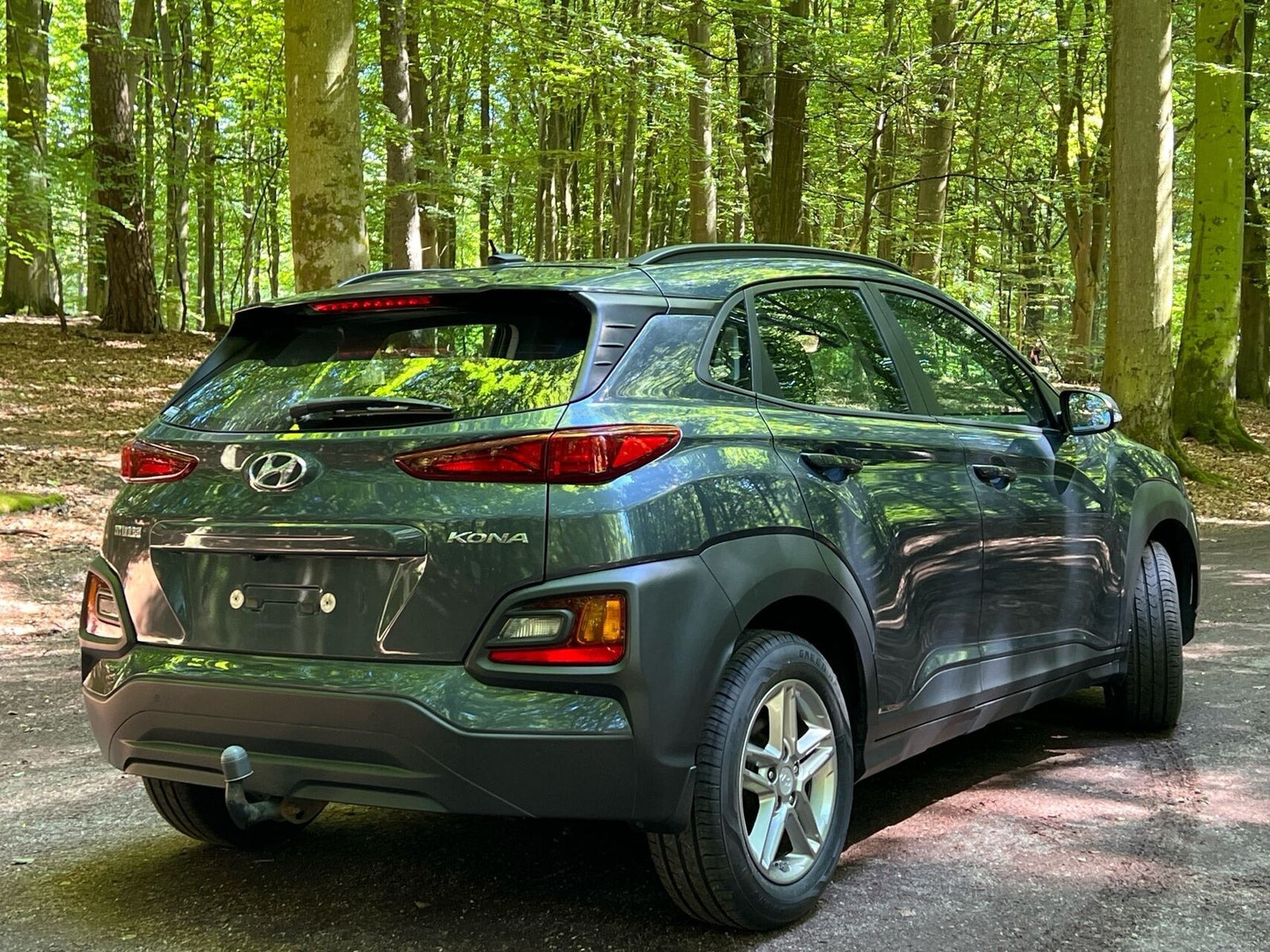 Grå Hyundai Kona fra 2018
