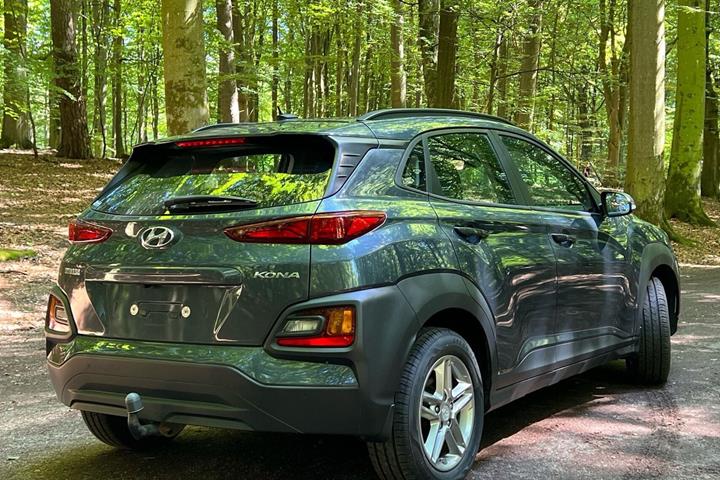 Grå Hyundai Kona fra 2018