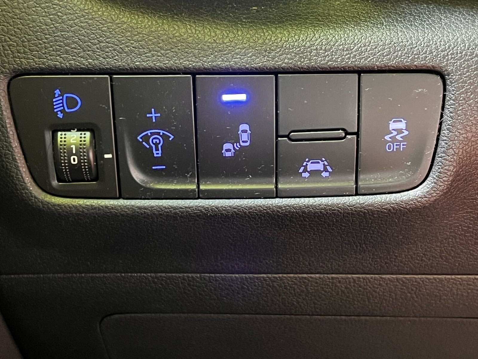 Grå Hyundai Kona fra 2018