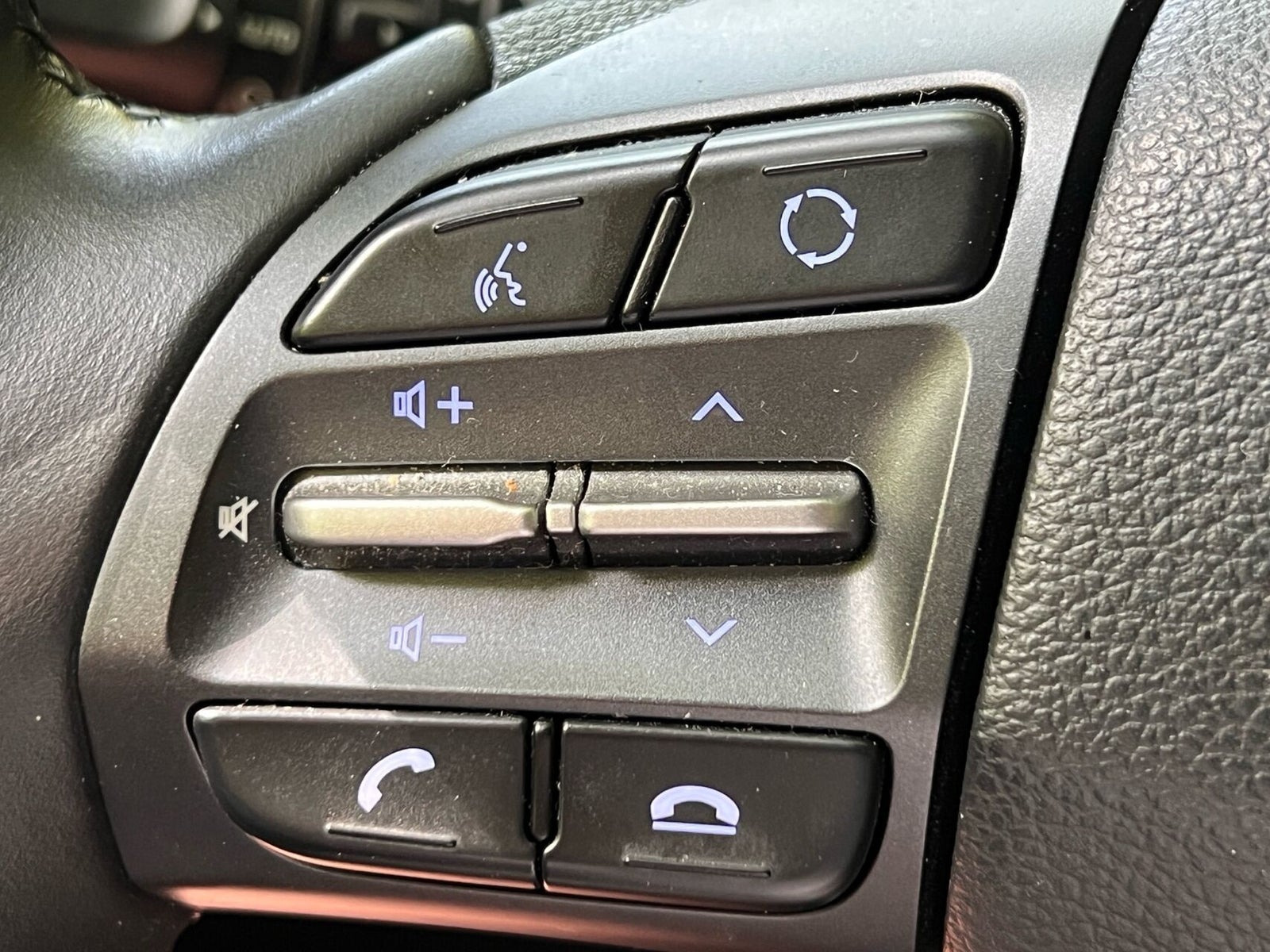 Grå Hyundai Kona fra 2018