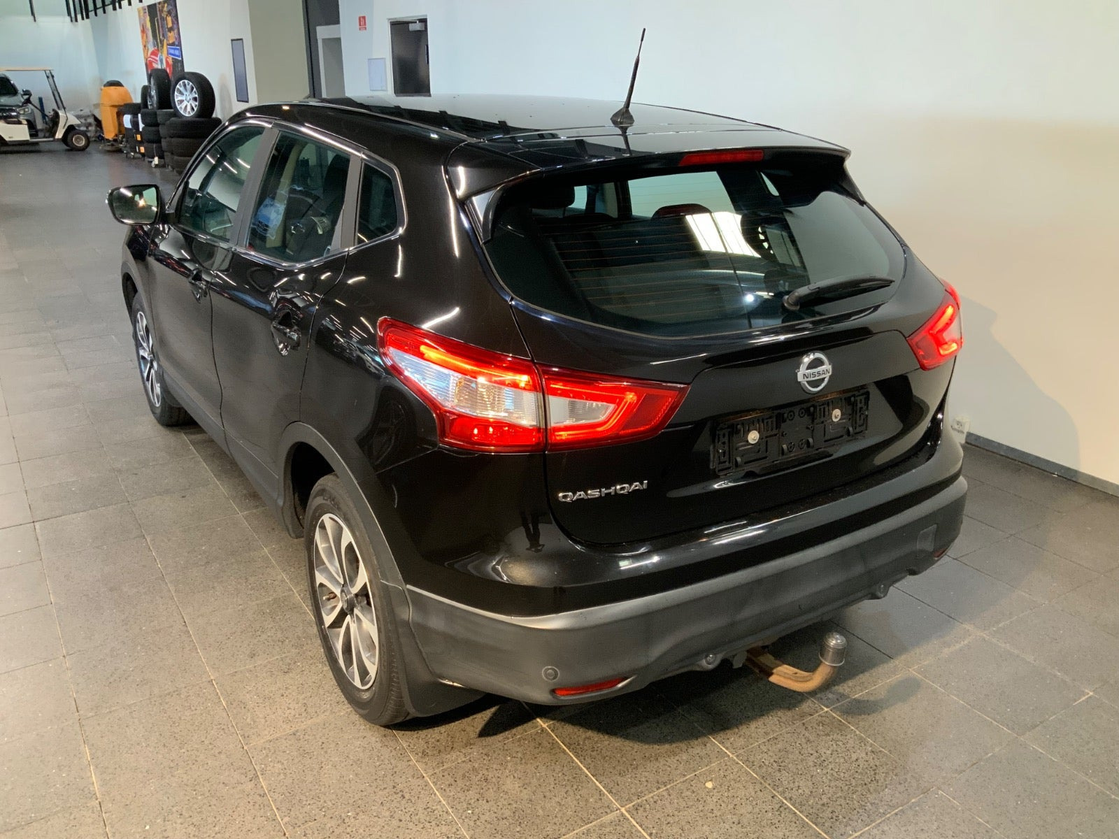 Sort Nissan Qashqai fra 2014