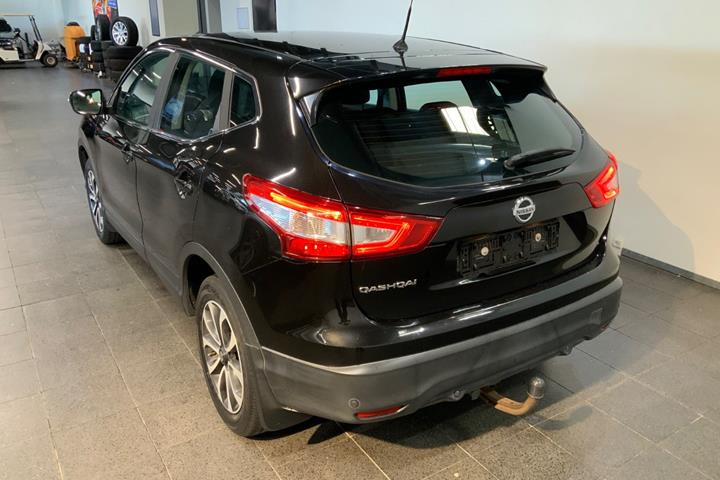 Sort Nissan Qashqai fra 2014