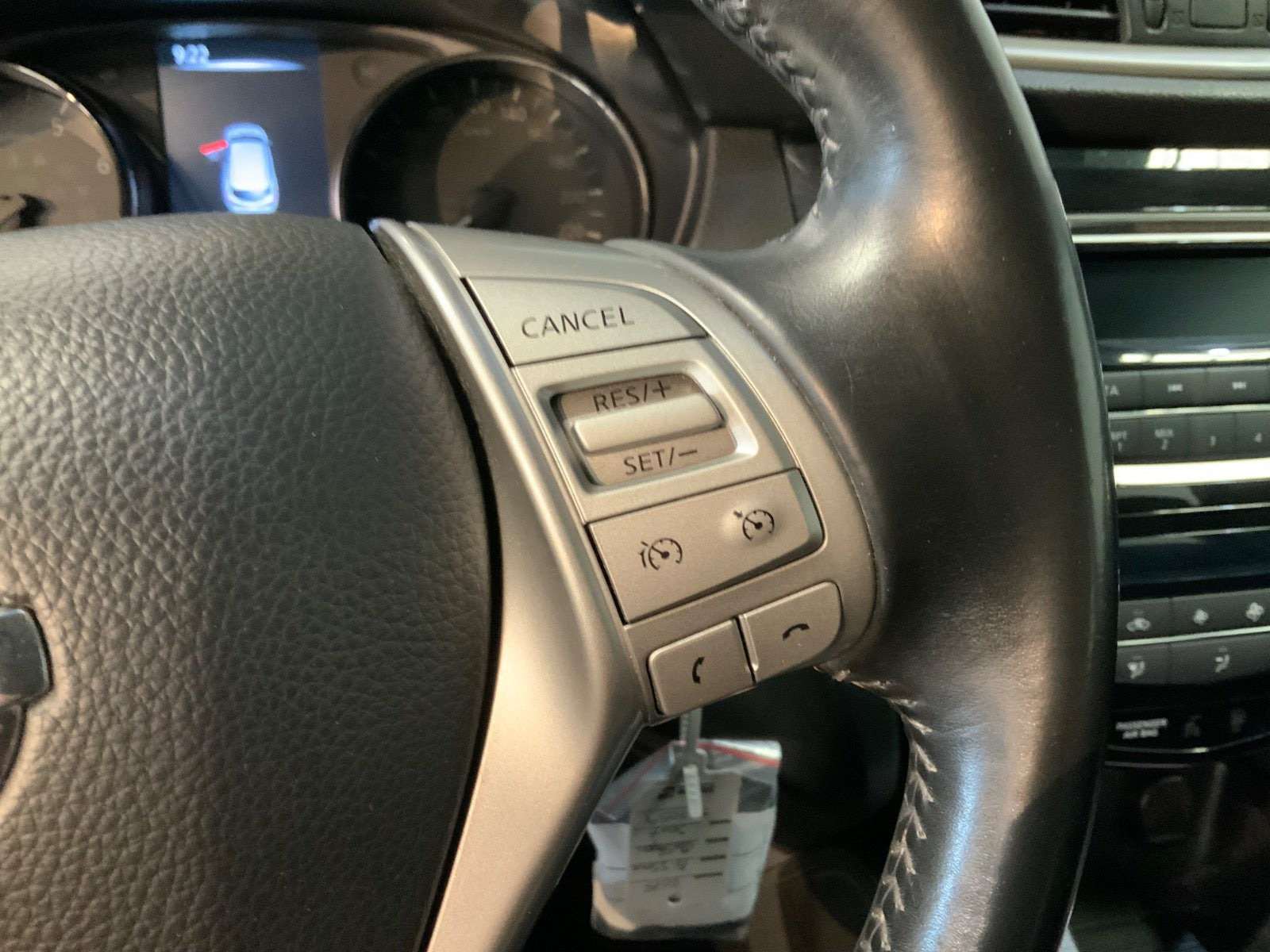 Sort Nissan Qashqai fra 2014