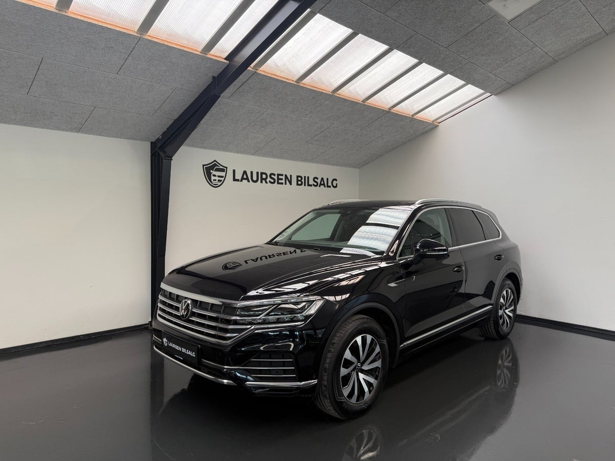 Sort VW Touareg fra 2021