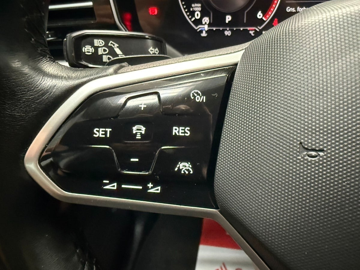 Sort VW Touareg fra 2021