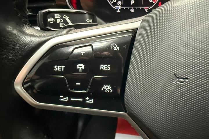 Sort VW Touareg fra 2021
