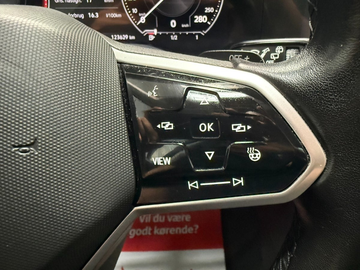 Sort VW Touareg fra 2021
