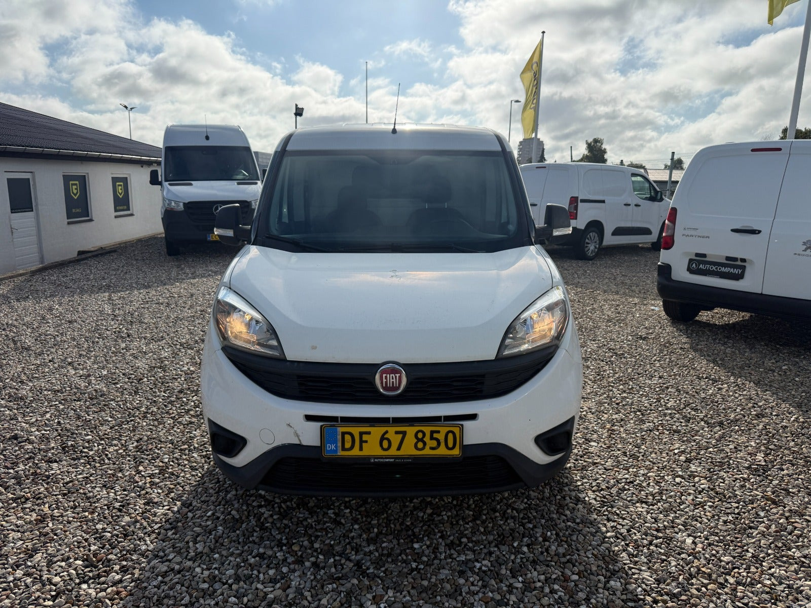 Hvid Fiat Doblò Cargo fra 2015