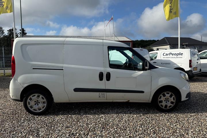Hvid Fiat Doblò Cargo fra 2015