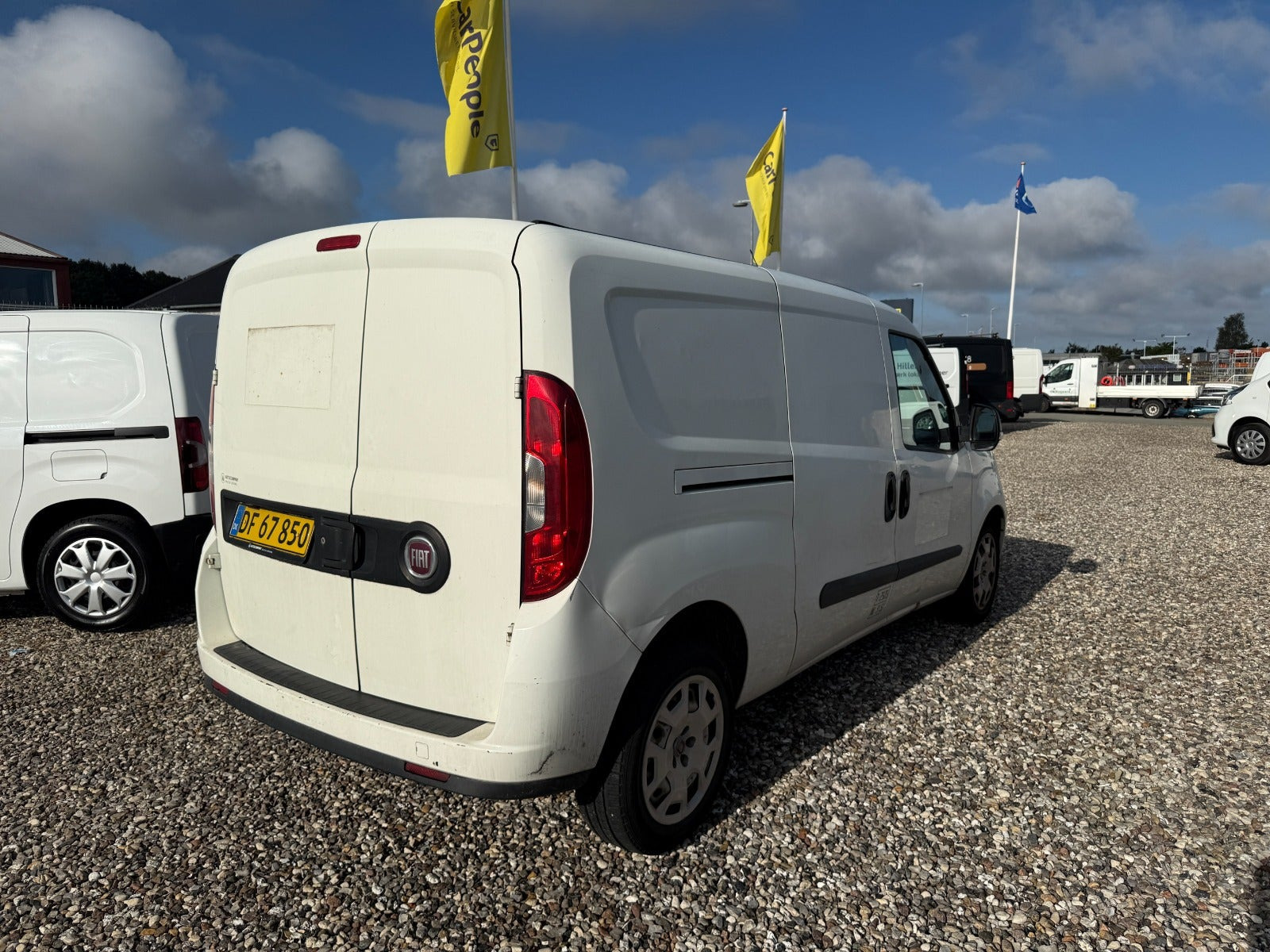 Hvid Fiat Doblò Cargo fra 2015