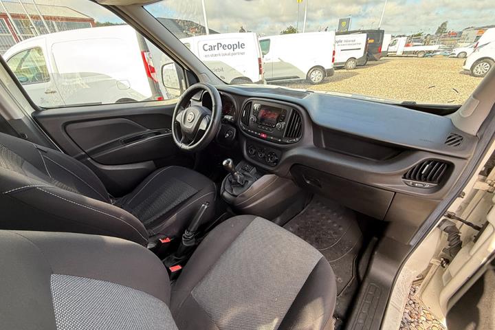 Hvid Fiat Doblò Cargo fra 2015