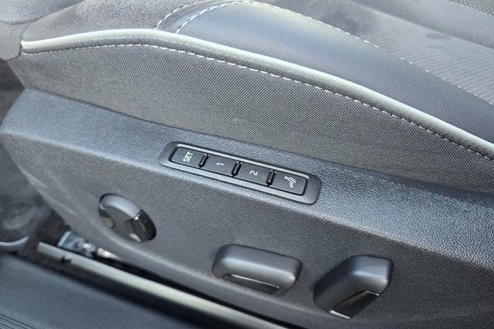 Blå Skoda Enyaq fra 2026
