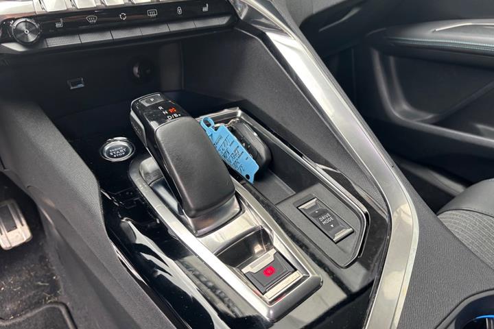 undefined Peugeot 3008 fra 2021