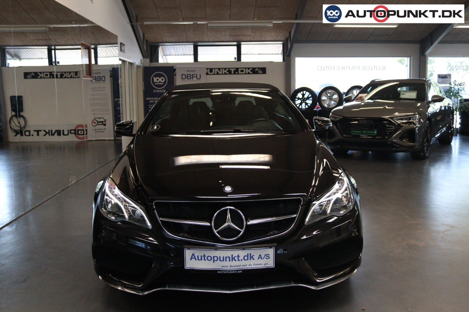 Sort Mercedes E350 d fra 2016