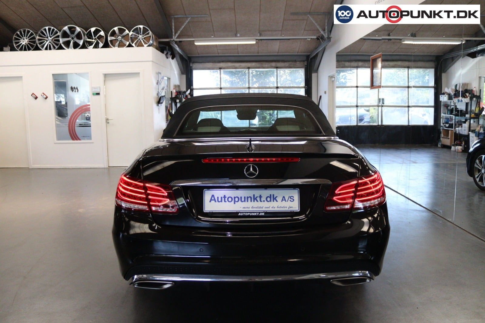 Sort Mercedes E350 d fra 2016