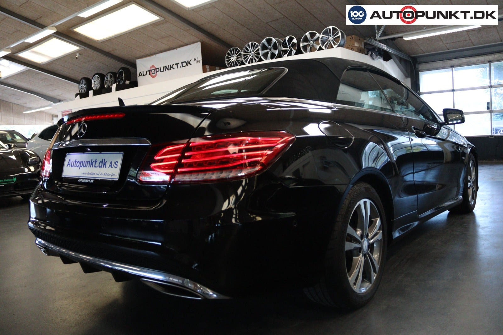 Sort Mercedes E350 d fra 2016