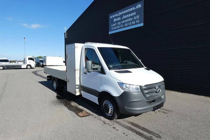 Hvid Mercedes Sprinter 516 fra 2020