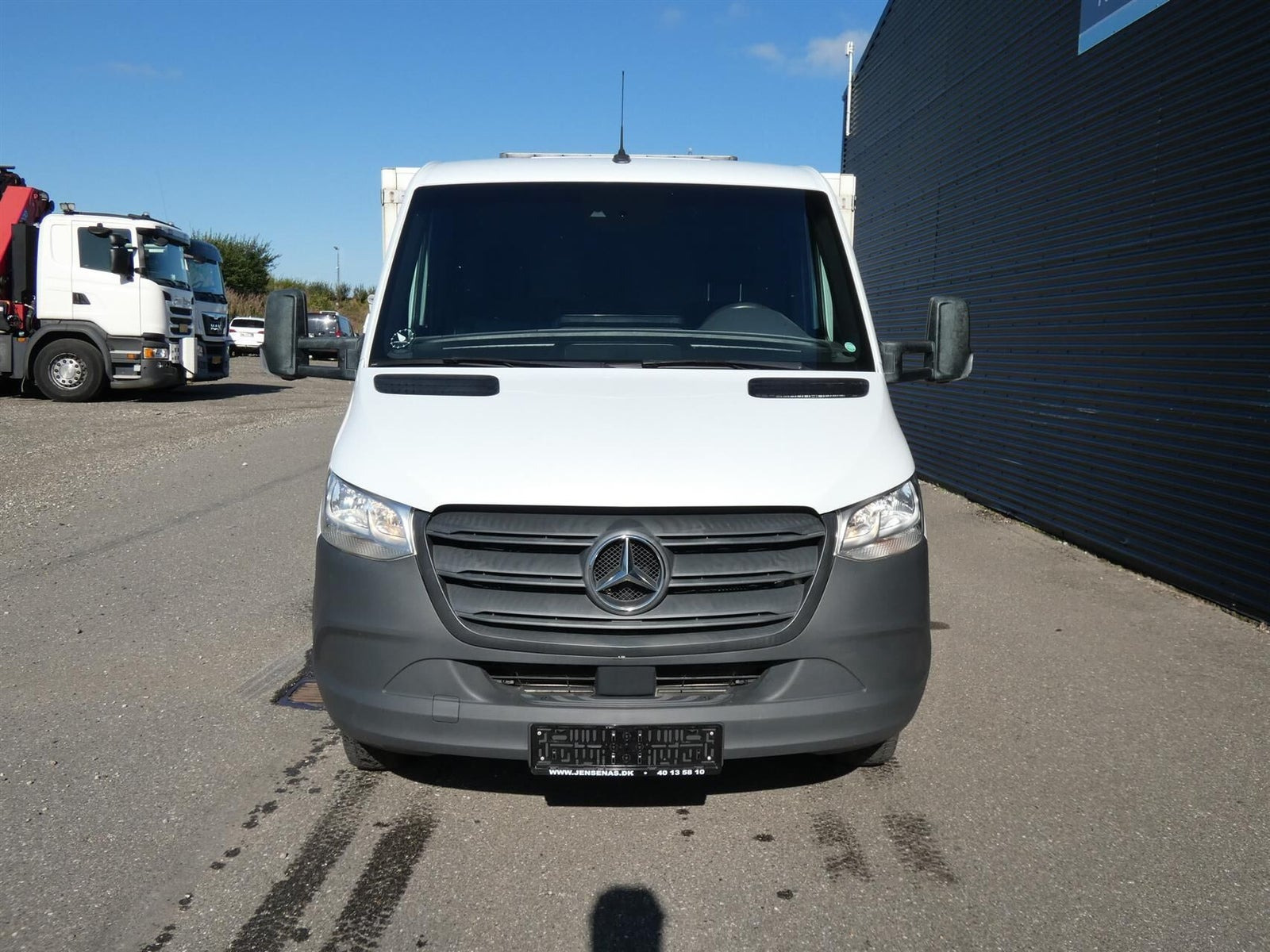 Hvid Mercedes Sprinter 516 fra 2020